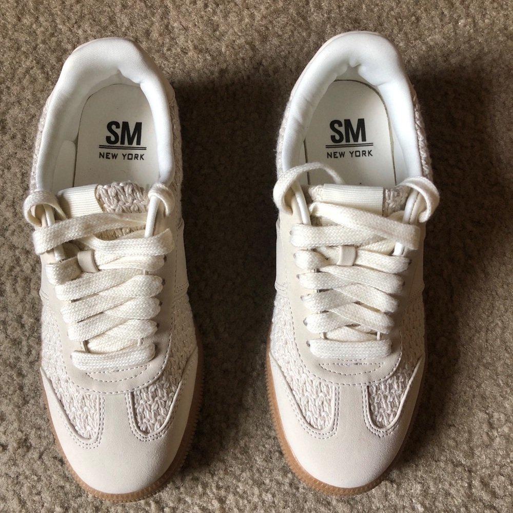SM New York Cream/Tan Women's Lace-Up Sneakers Size 6.5M (New and Never Worn)